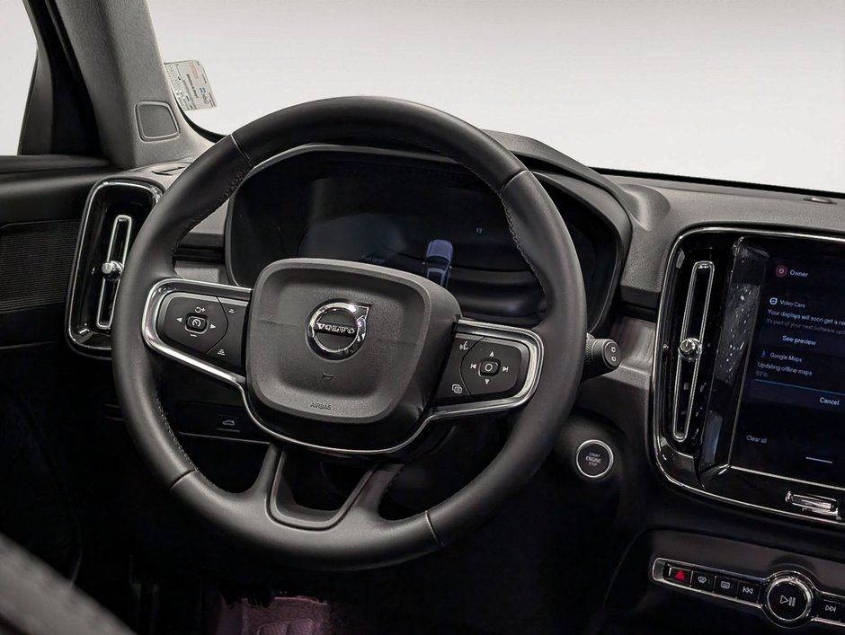 Volvo XC40 B5 AWD Plus Bright Theme 2025-13