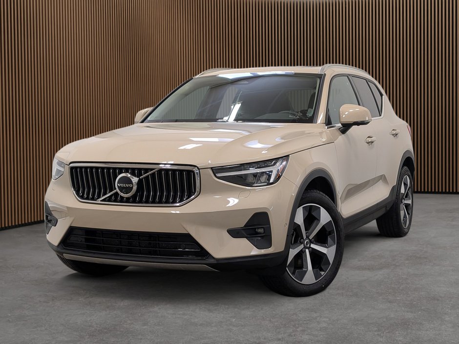 Volvo XC40 B5 AWD Plus Bright Theme 2025-0