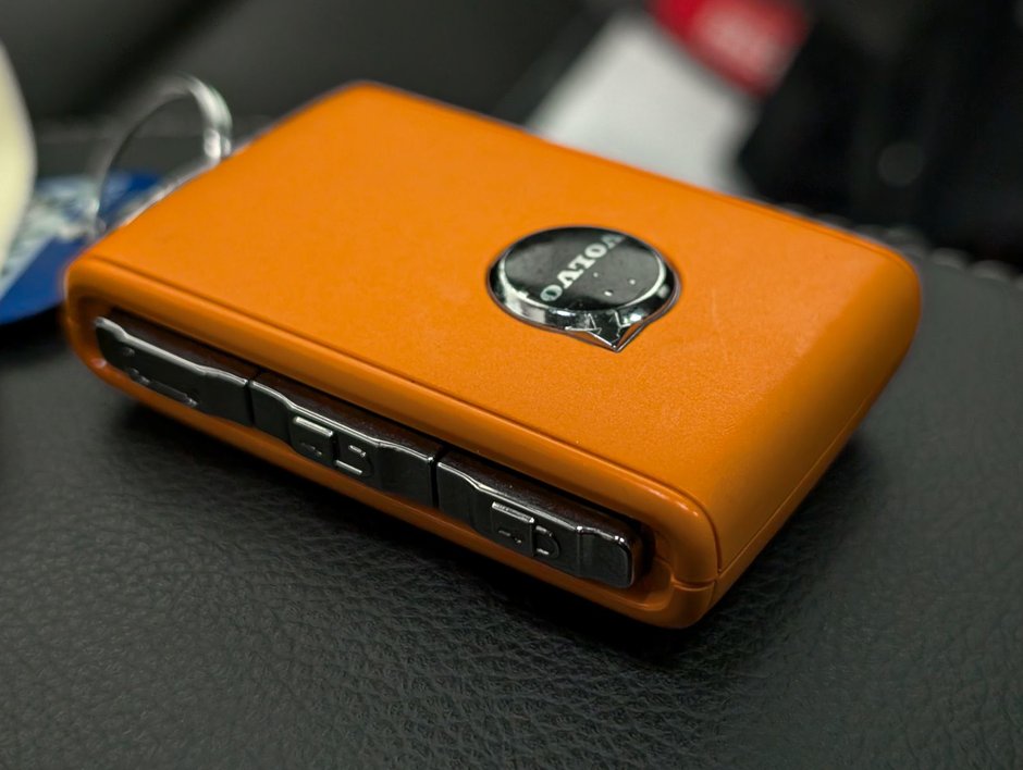 Volvo XC40 B5 AWD Plus Dark Theme 2025-20