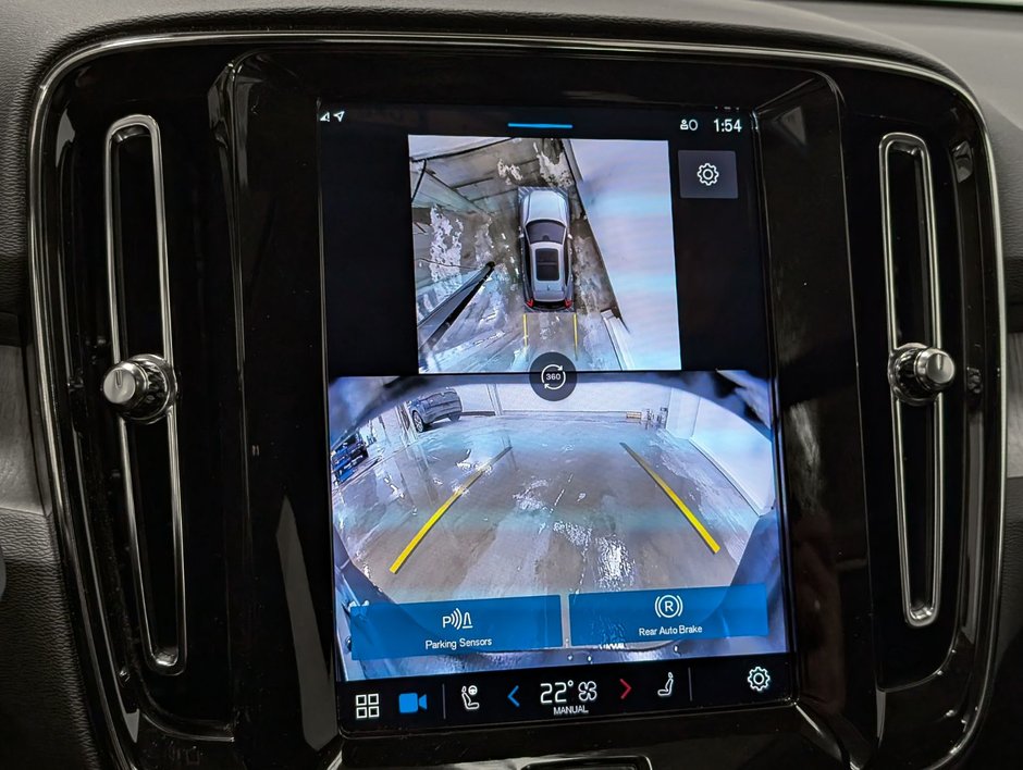 Volvo XC40 B5 AWD Plus Dark Theme 2025-17