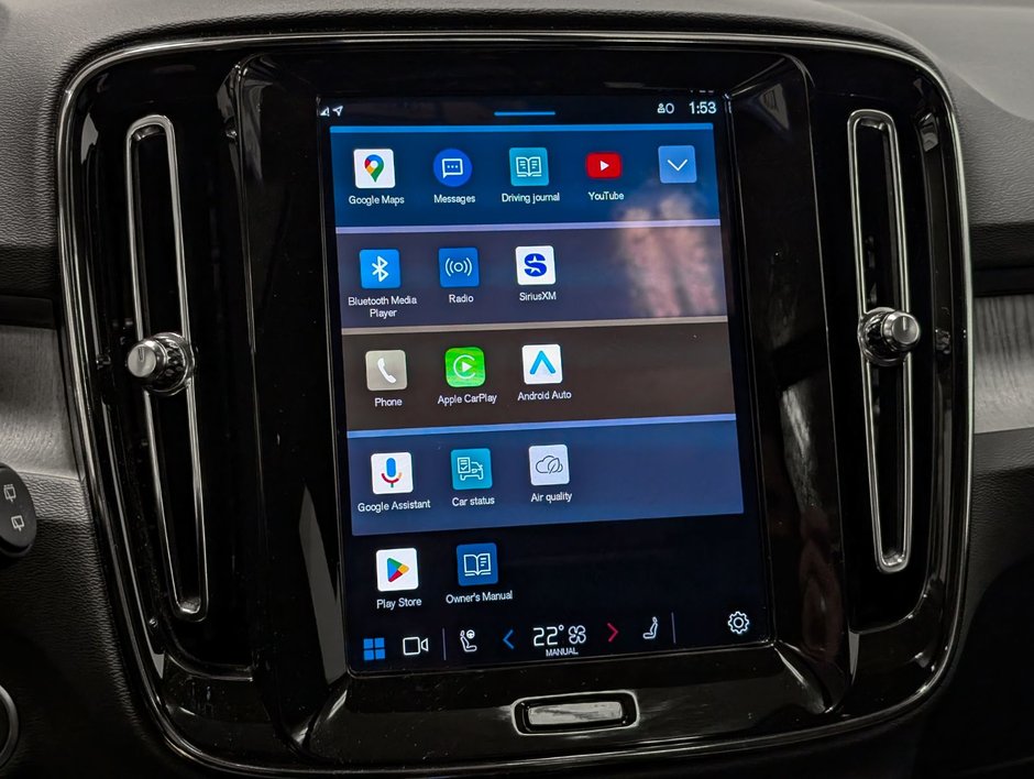 Volvo XC40 B5 AWD Plus Dark Theme 2025-11