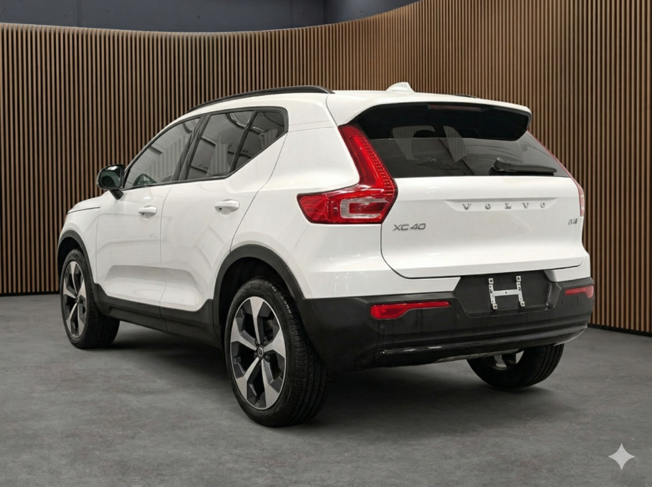 Volvo XC40 B5 AWD Plus Dark Theme 2025-4