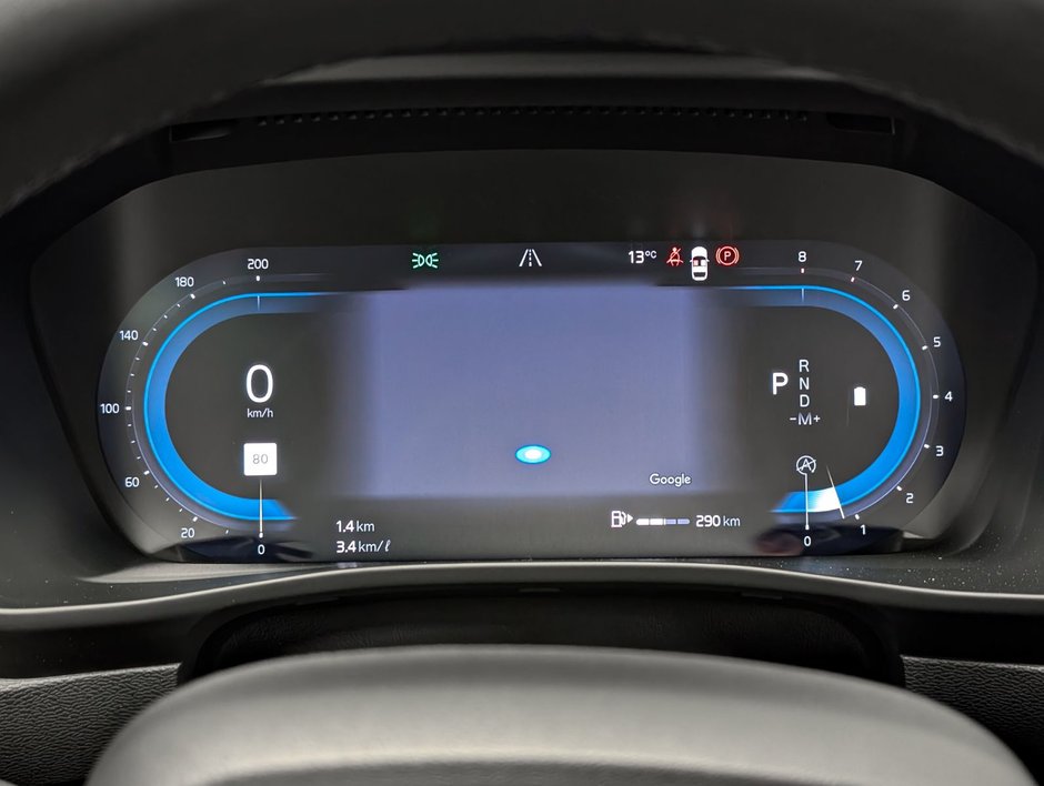 Volvo XC40 B5 AWD Plus Dark Theme 2025-16