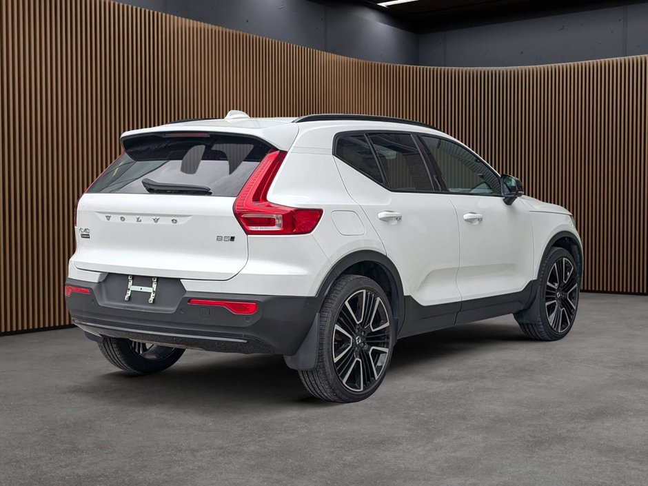 Volvo XC40 B5 AWD Ultra Dark Theme 2025-3