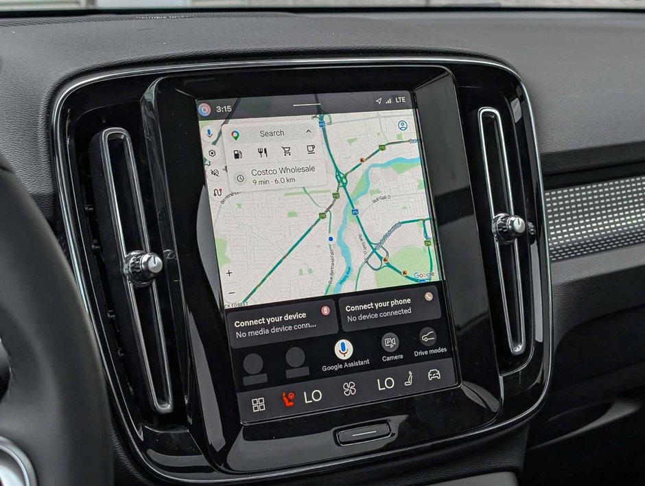 Volvo XC40 B5 AWD Ultra Dark Theme 2025-12