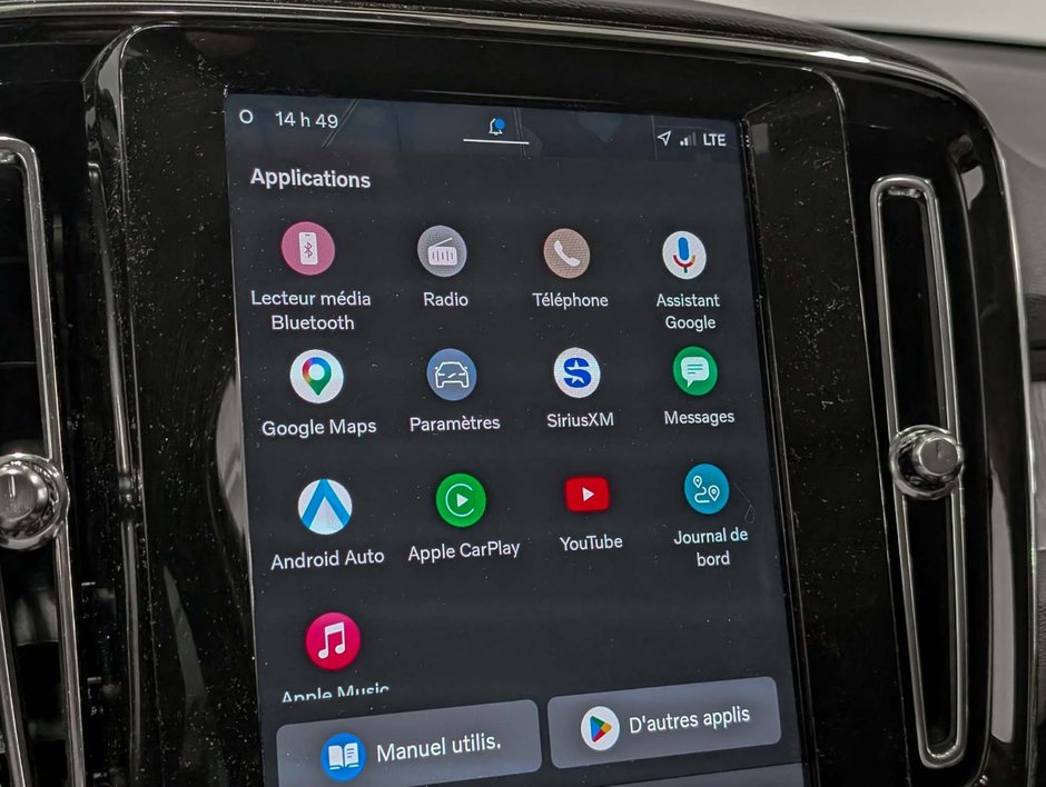 Volvo XC40 B5 AWD Plus Dark Theme 2025-16