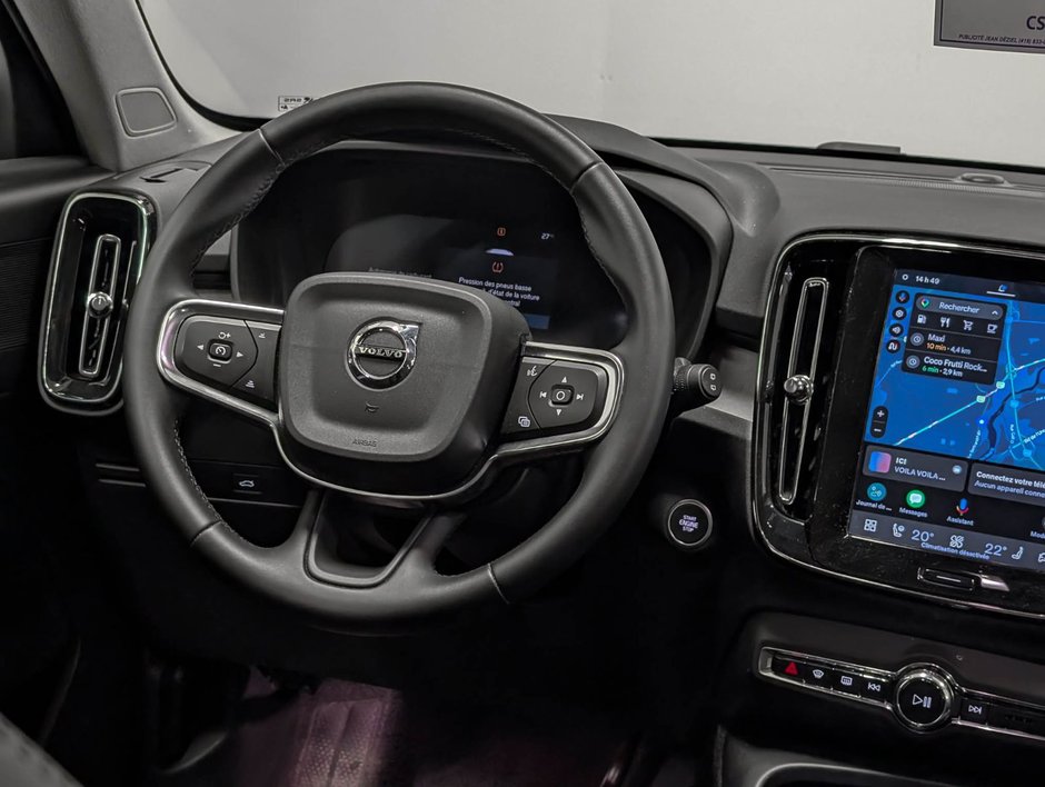 Volvo XC40 B5 AWD Plus Dark Theme 2025-13