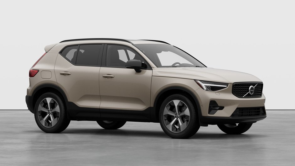 Volvo XC40 B5 AWD Plus Dark Theme 2026-2