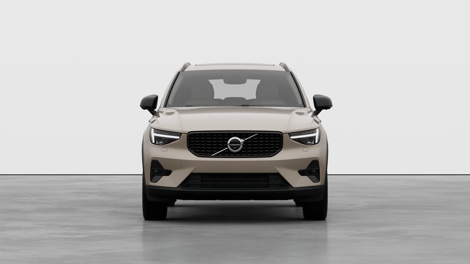 2026 Volvo XC40 B5 AWD Plus Dark Theme-4