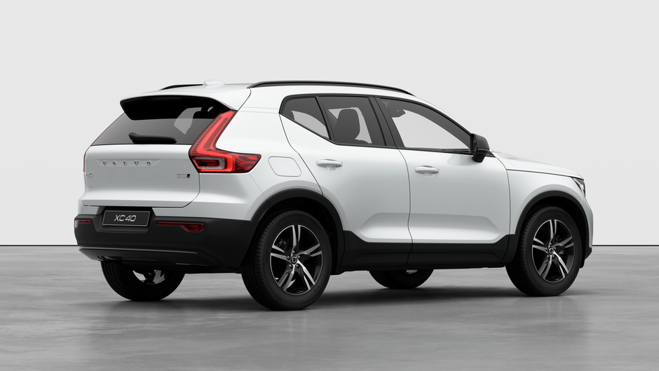 Volvo XC40 B5 AWD Core Dark Theme 2026-3