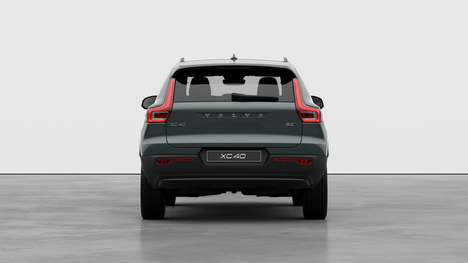 2026 Volvo XC40 B5 AWD Plus Dark Theme-5