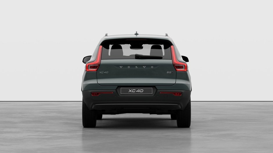 2026 Volvo XC40 B5 AWD Core Dark Theme-5
