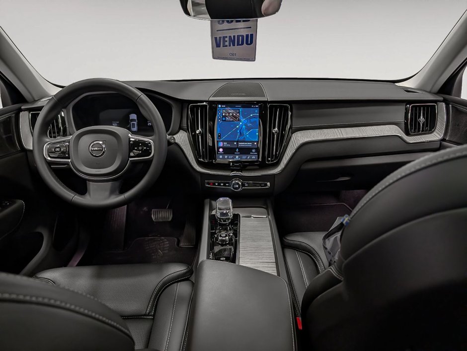 2025 Volvo XC60 Plug-In Hybrid T8 AWD Ultra Dark Theme-12