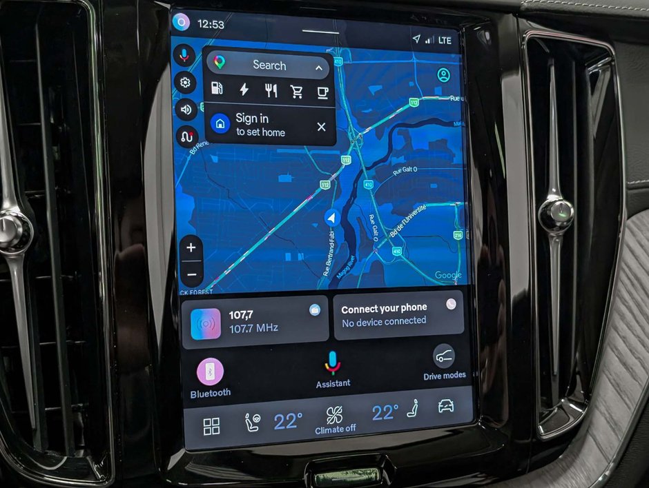 2025 Volvo XC60 Plug-In Hybrid T8 AWD Ultra Dark Theme-15