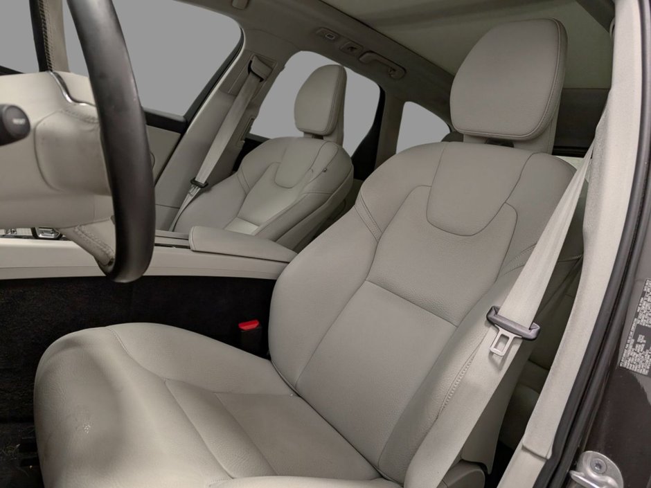 2024 Volvo XC60 Recharge T8 eAWD PHEV Core Dark Theme-8