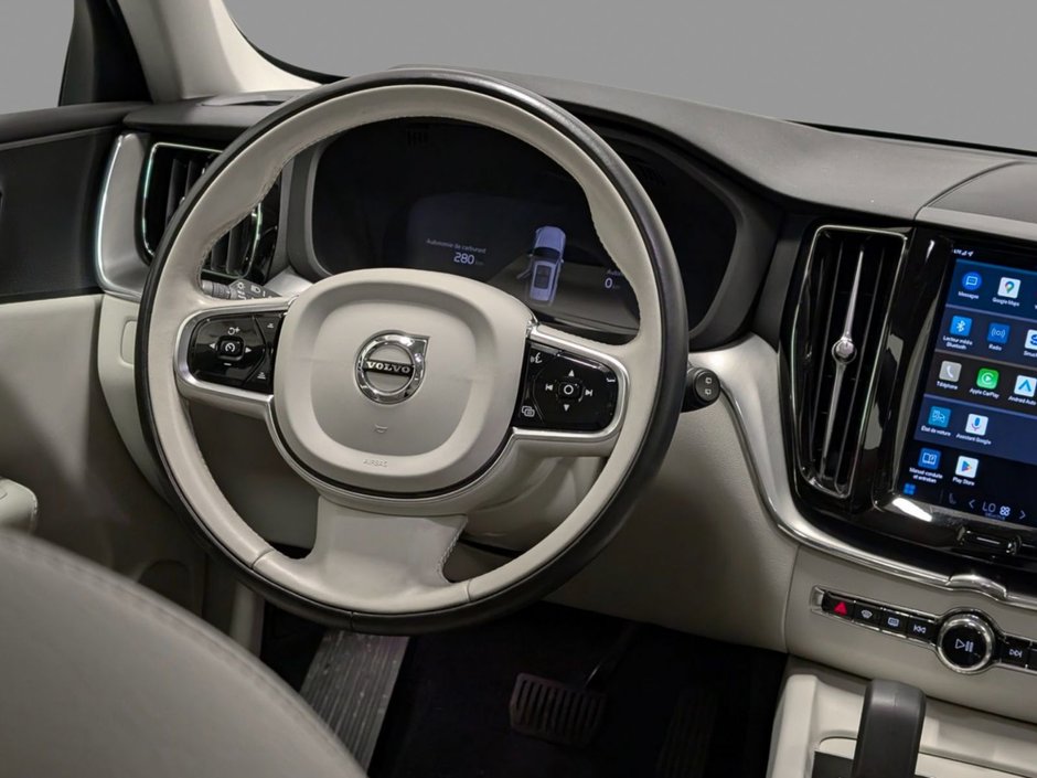 2024 Volvo XC60 Recharge T8 eAWD PHEV Core Dark Theme-11