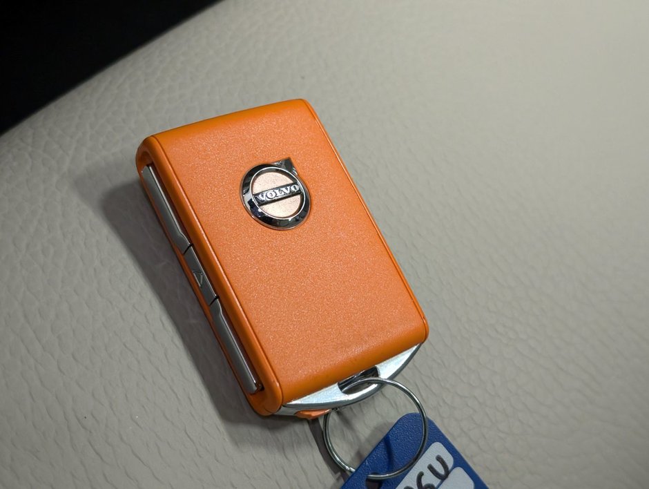 2024 Volvo XC60 Recharge T8 eAWD PHEV Core Dark Theme-21