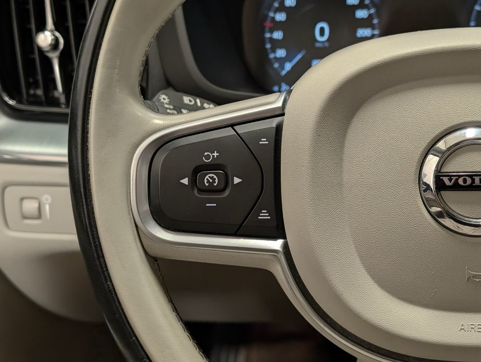 Volvo XC60 T6 AWD Momentum 2019-20