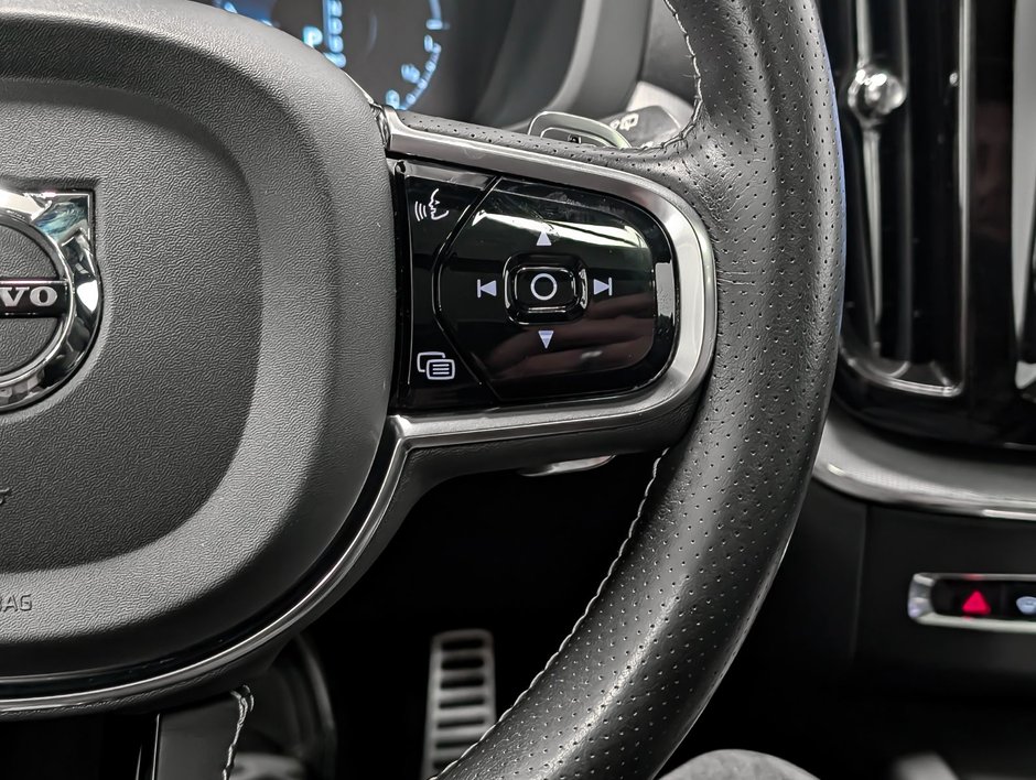 2019 Volvo XC60 T8 eAWD R-Design-14