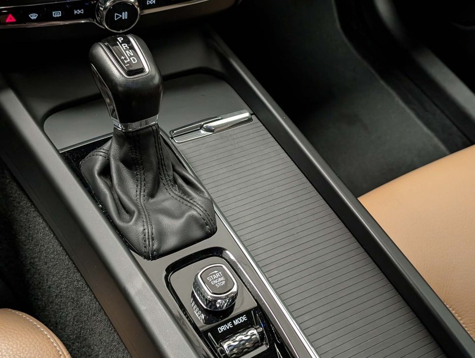 2019 Volvo XC60 T6 AWD Momentum-17
