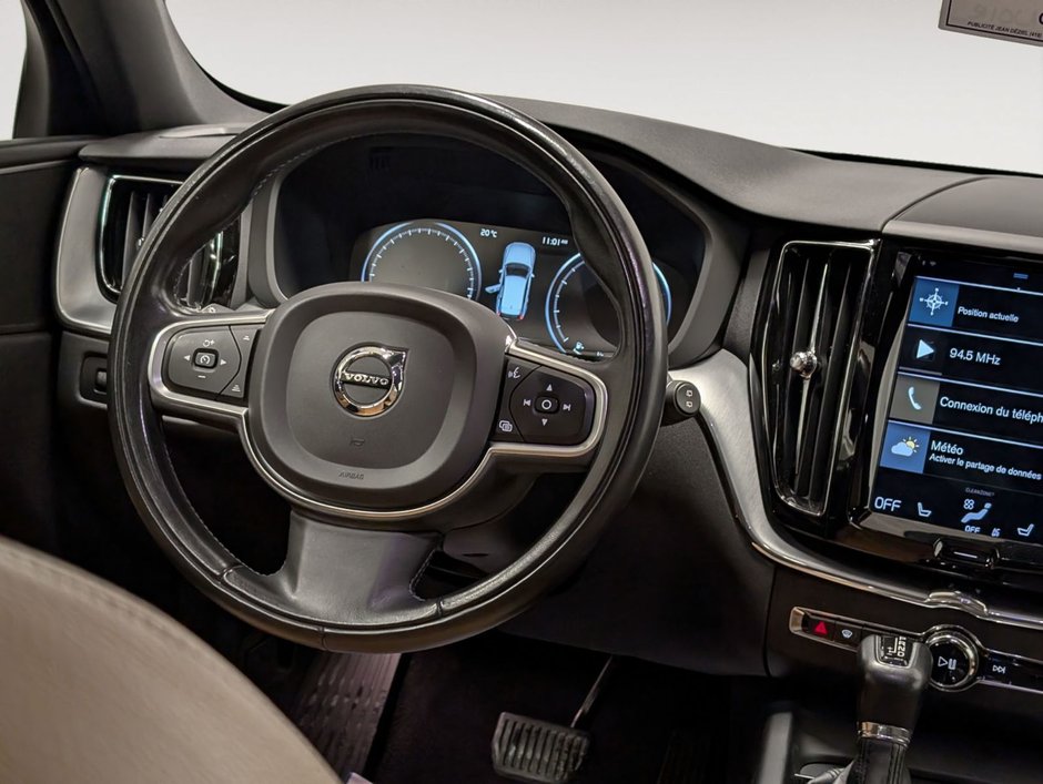 2019 Volvo XC60 T6 AWD Momentum-12