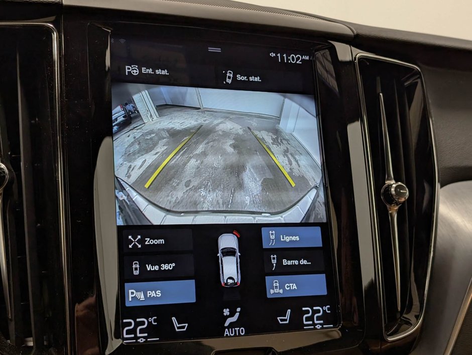 2019 Volvo XC60 T6 AWD Momentum-24
