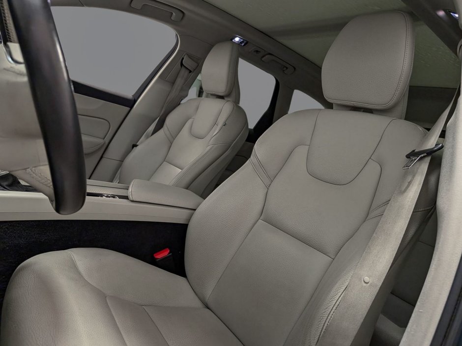 2020 Volvo XC60 T5 AWD Momentum-8