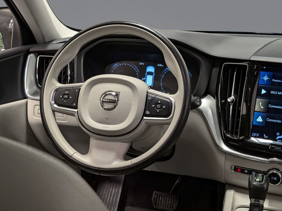 2020 Volvo XC60 T5 AWD Momentum-12