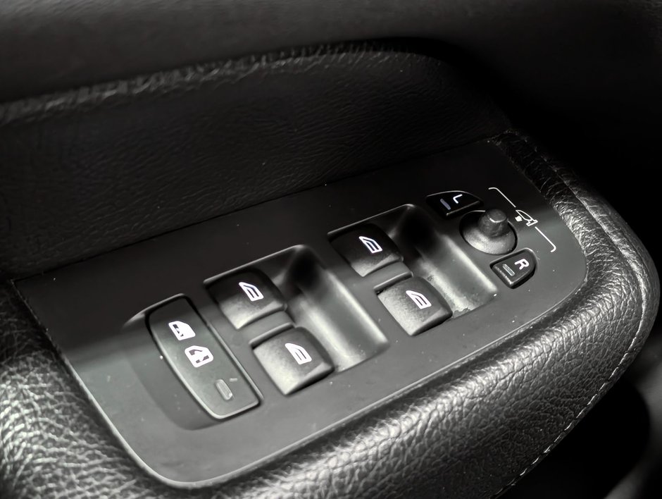 Volvo XC60 T6 AWD Momentum 2020-21