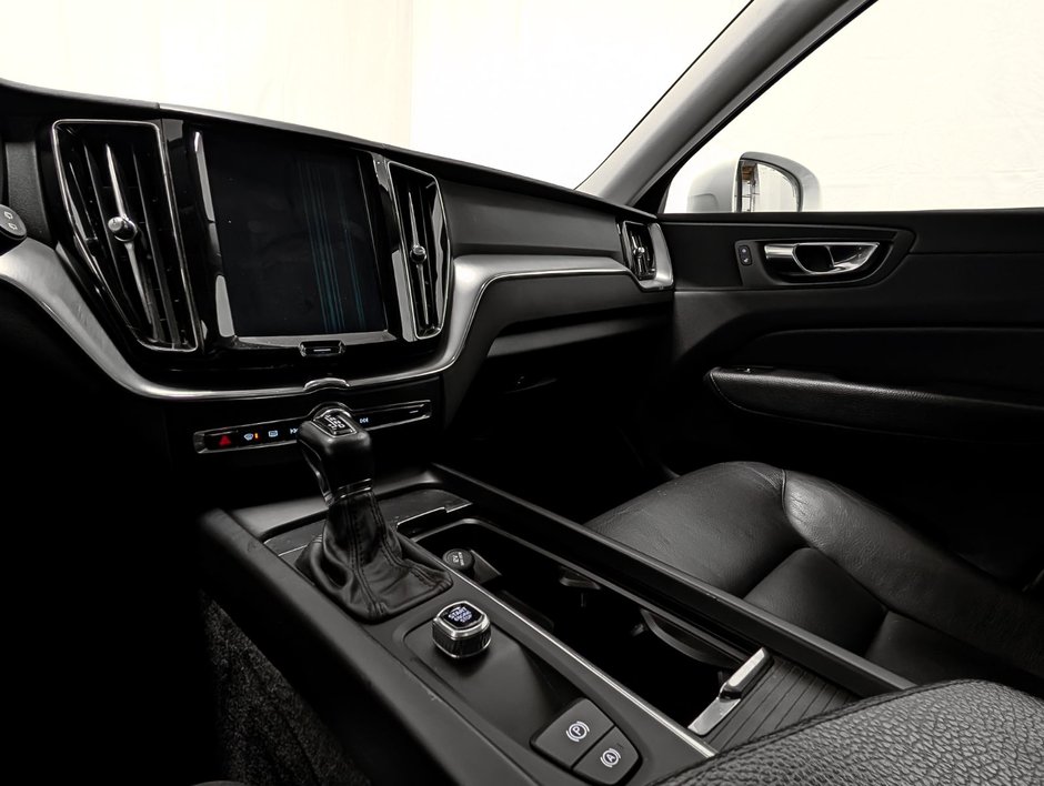 Volvo XC60 T6 AWD Momentum 2020-12