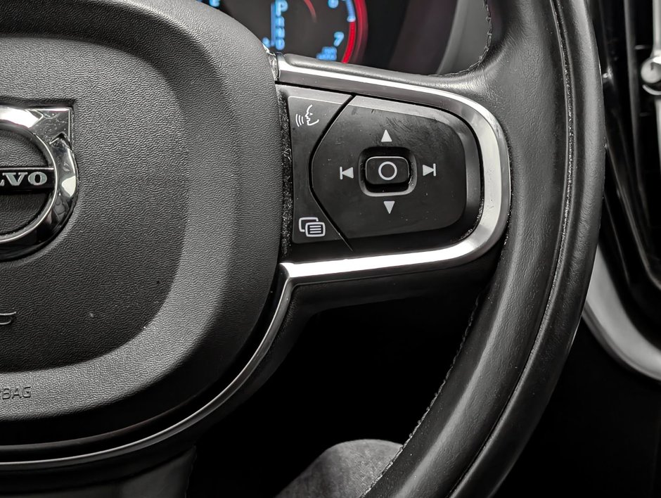 Volvo XC60 T6 AWD Momentum 2020-16