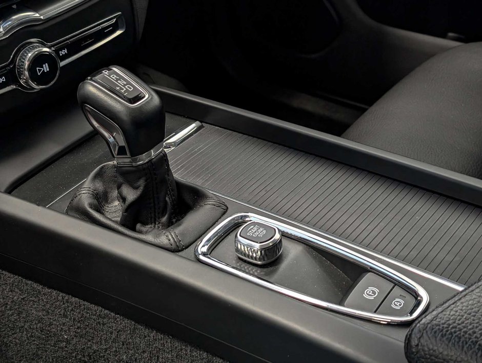 Volvo XC60 T5 AWD Momentum 2020-16