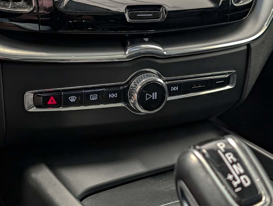 Volvo XC60 T5 AWD Momentum 2020-13