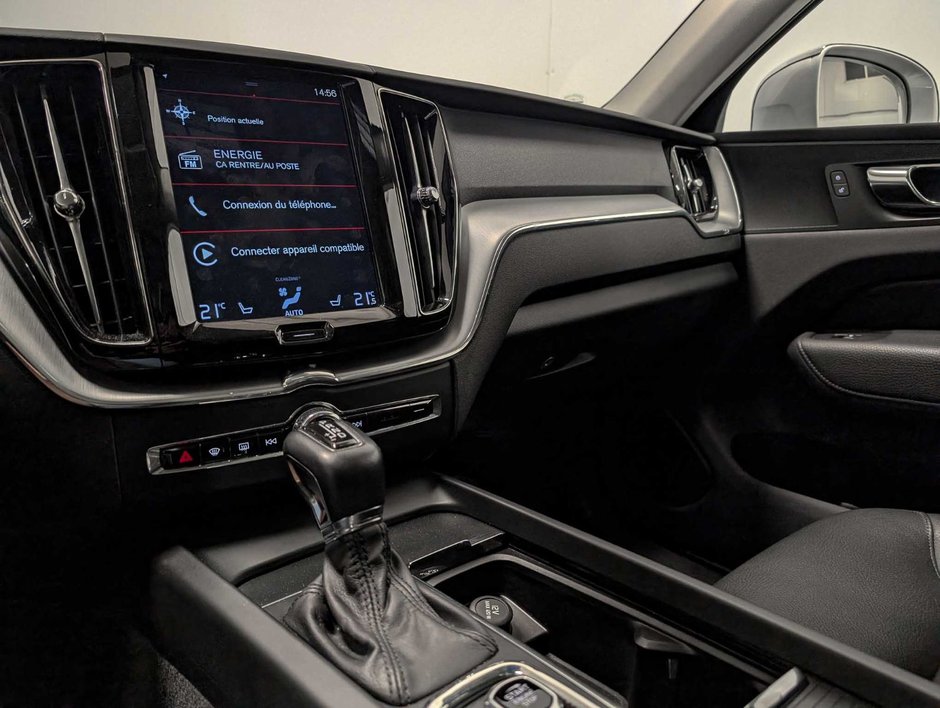 Volvo XC60 T5 AWD Momentum 2020-15
