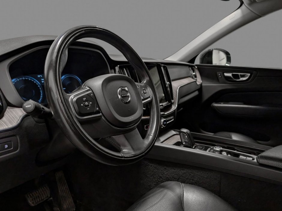 2021 Volvo XC60 T8 eAWD Inscription Expression-6