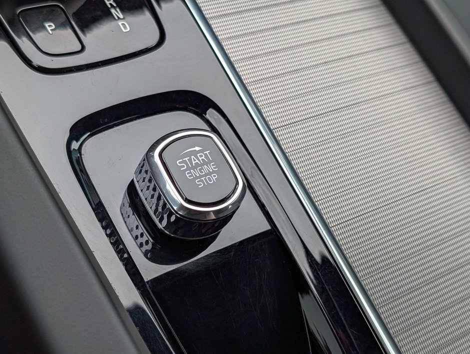 Volvo XC60 B6 AWD R-Design 2022-21