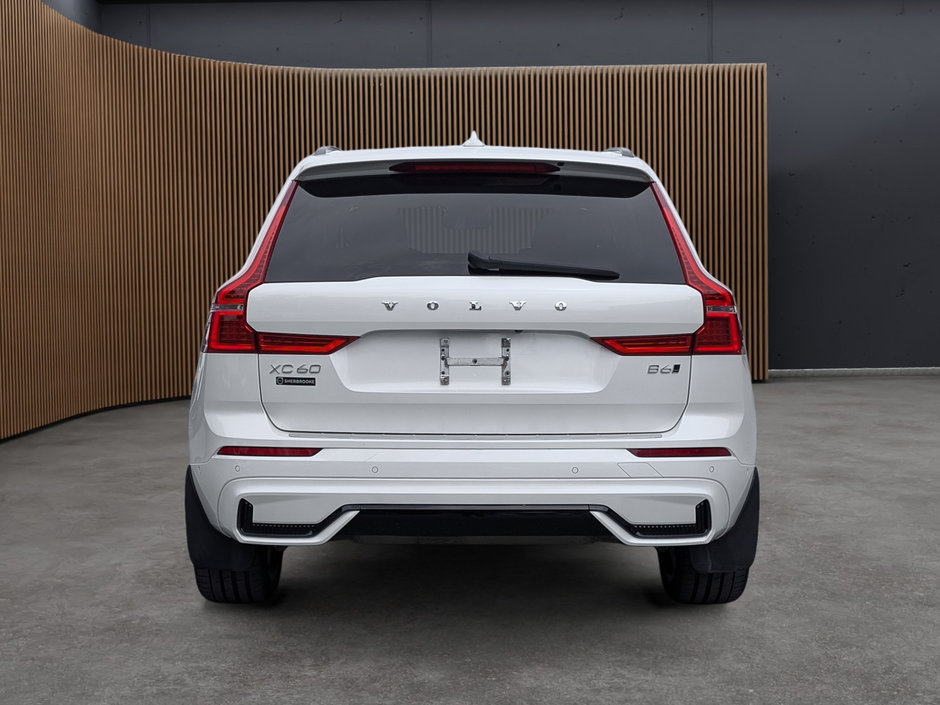 Volvo XC60 B6 AWD R-Design 2022-5