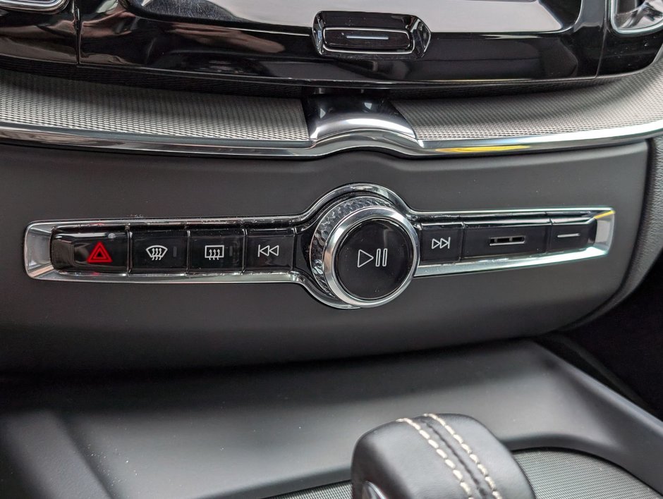 Volvo XC60 B6 AWD R-Design 2022-19