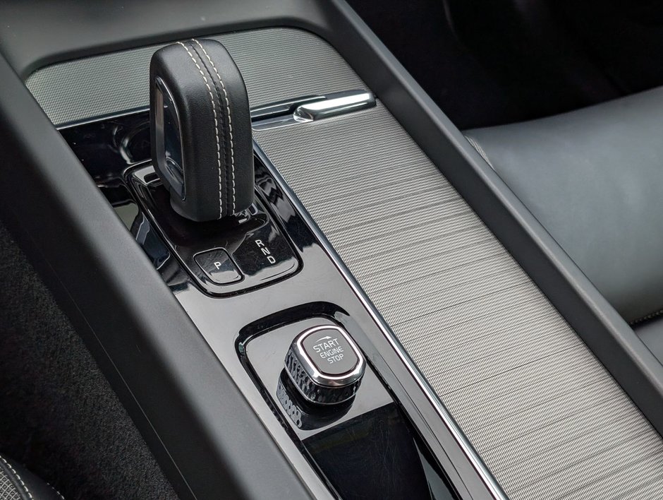 Volvo XC60 B6 AWD R-Design 2022-20