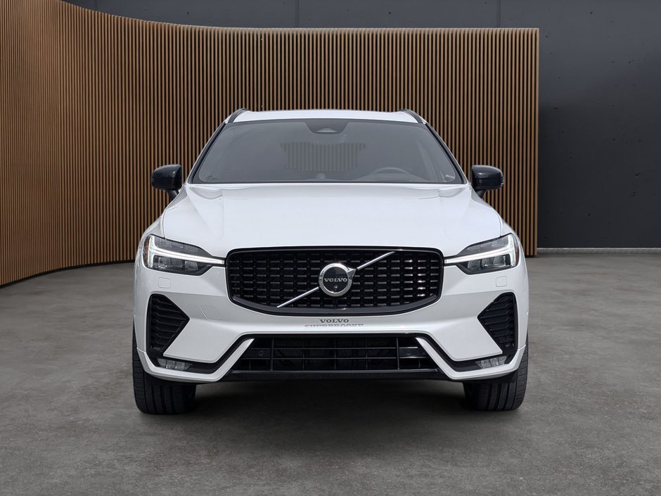 Volvo XC60 B6 AWD R-Design 2022-2