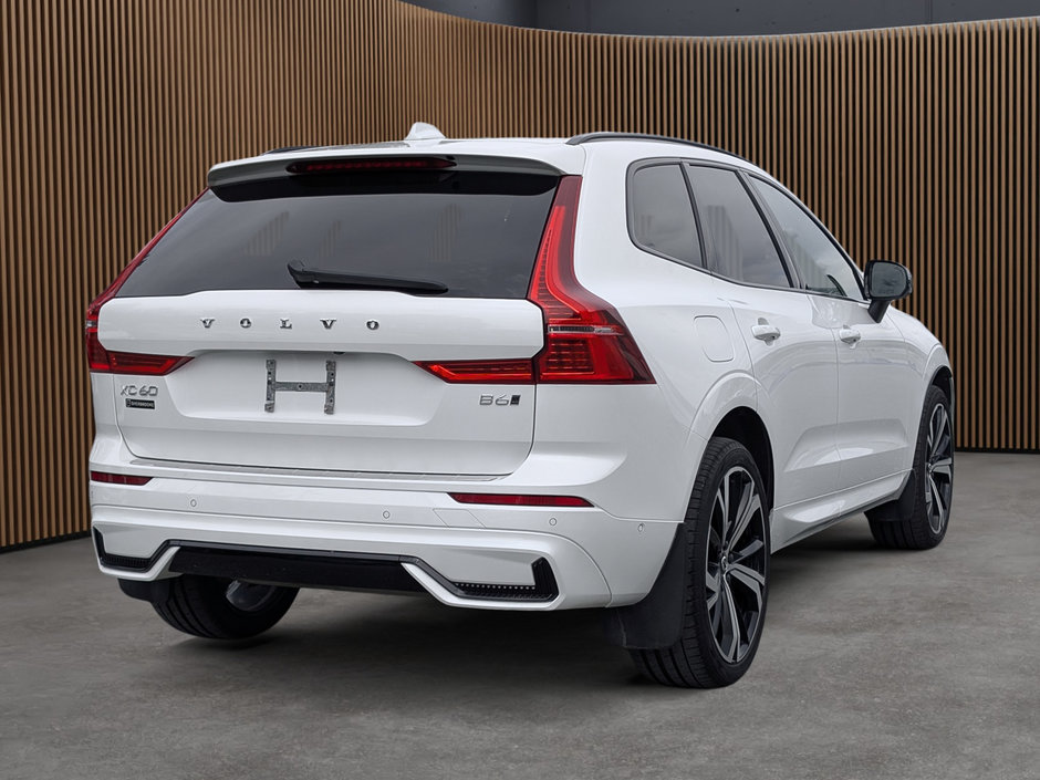 Volvo XC60 B6 AWD R-Design 2022-6