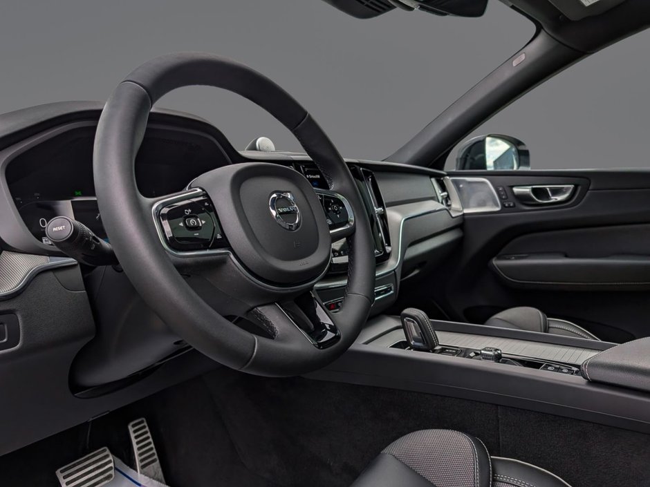 Volvo XC60 B6 AWD R-Design 2022-7