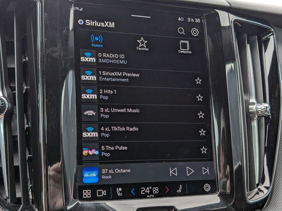 Volvo XC60 B6 AWD R-Design 2022-15