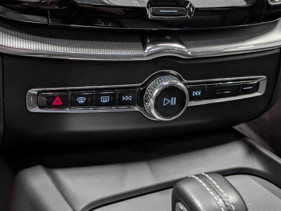 Volvo XC60 B6 AWD R-Design 2022-16