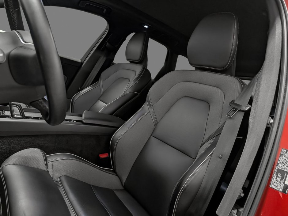 Volvo XC60 B6 AWD R-Design 2022-8