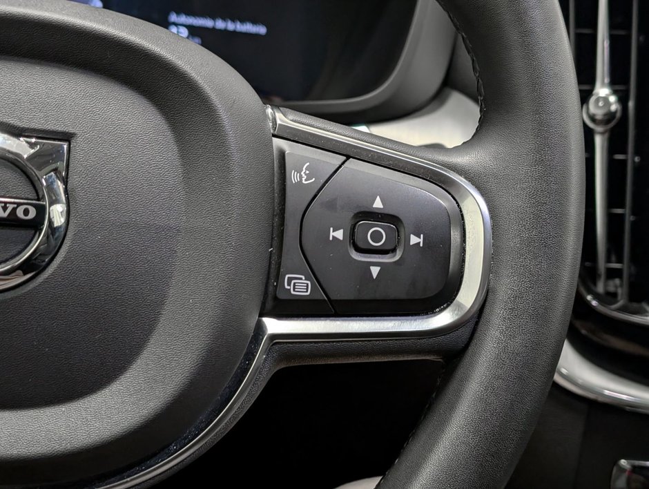 2022 Volvo XC60 Recharge Inscription Expression-18