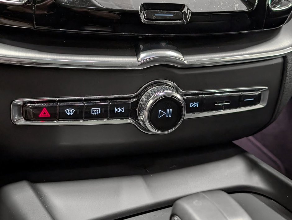 2022 Volvo XC60 Recharge Inscription Expression-16