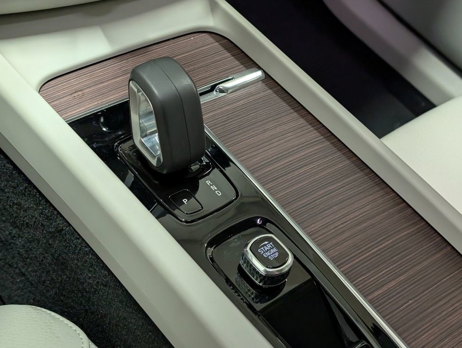 Volvo XC60 B5 AWD Momentum 2022-18