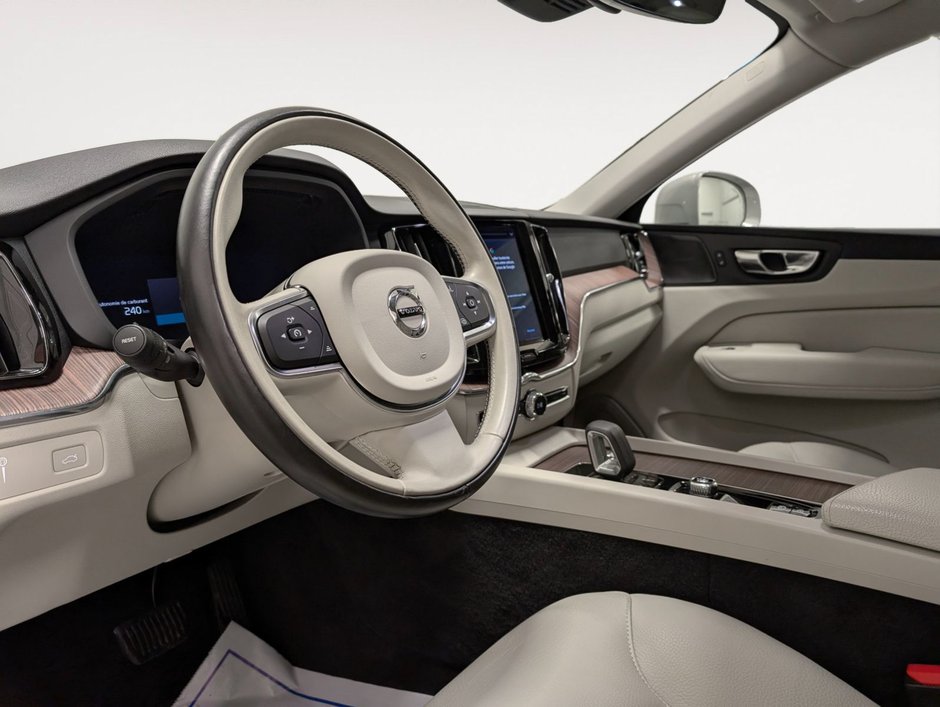 Volvo XC60 B5 AWD Momentum 2022-7