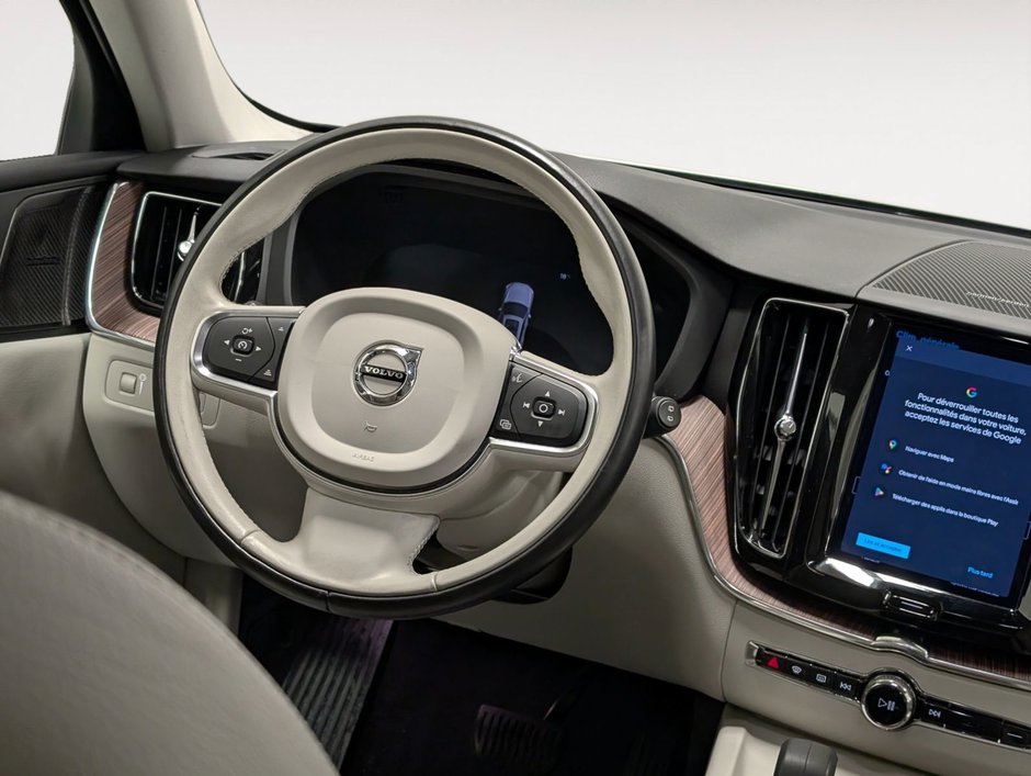 Volvo XC60 B5 AWD Momentum 2022-13